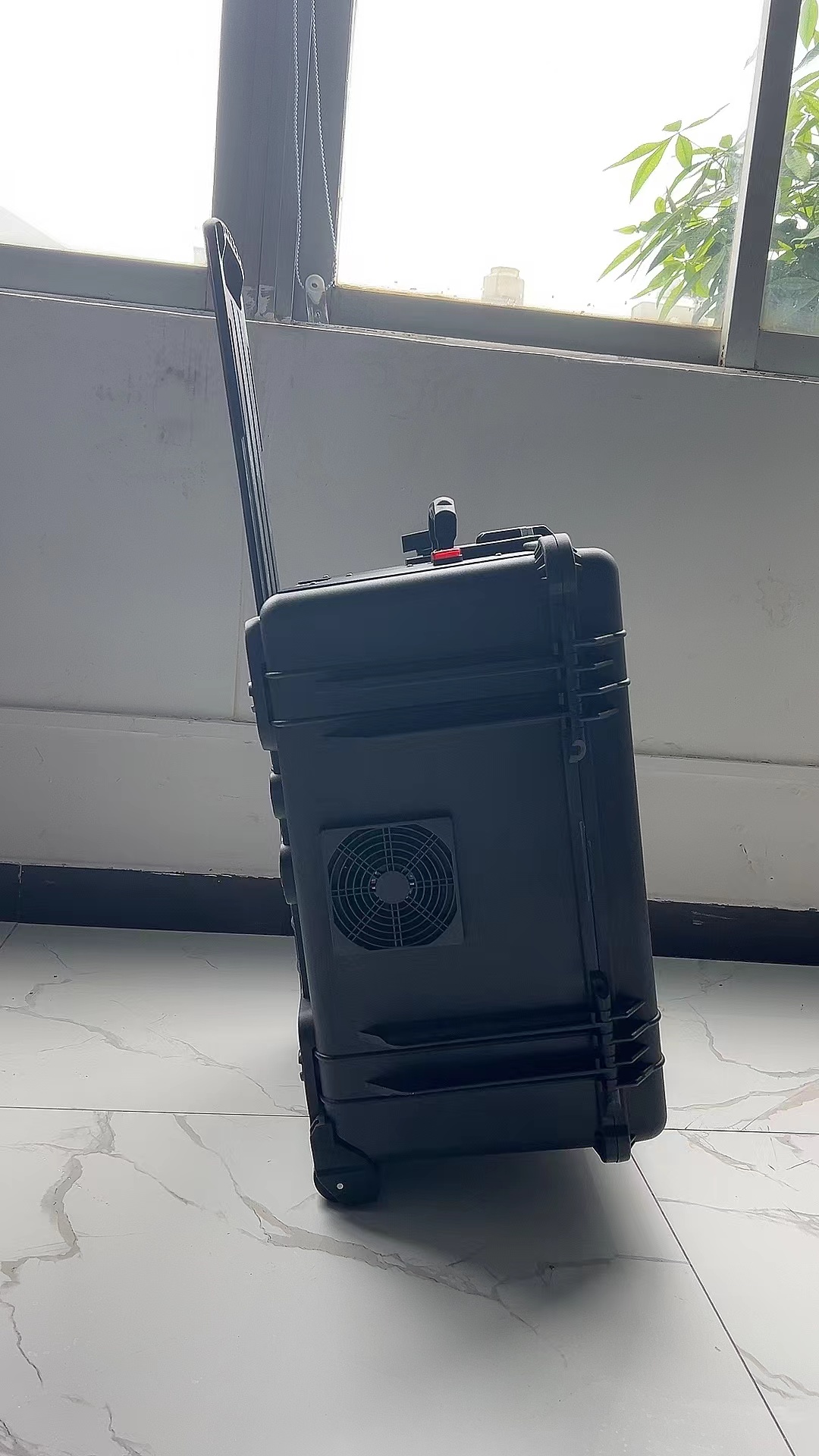 南谯手拉箱型移动通信干扰器